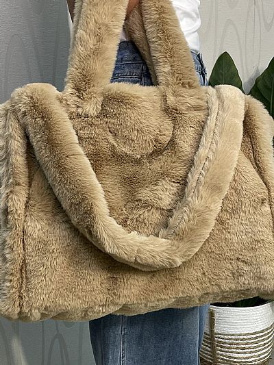 Γυναικεία Τσάντα Συνθετικής Γούνας σε Μπεζ