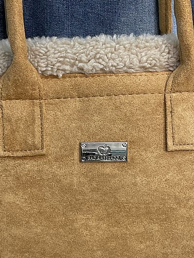 Γυναικεία Τσάντα Καφέ Suede με Γούνινες Λεπτομέρειες